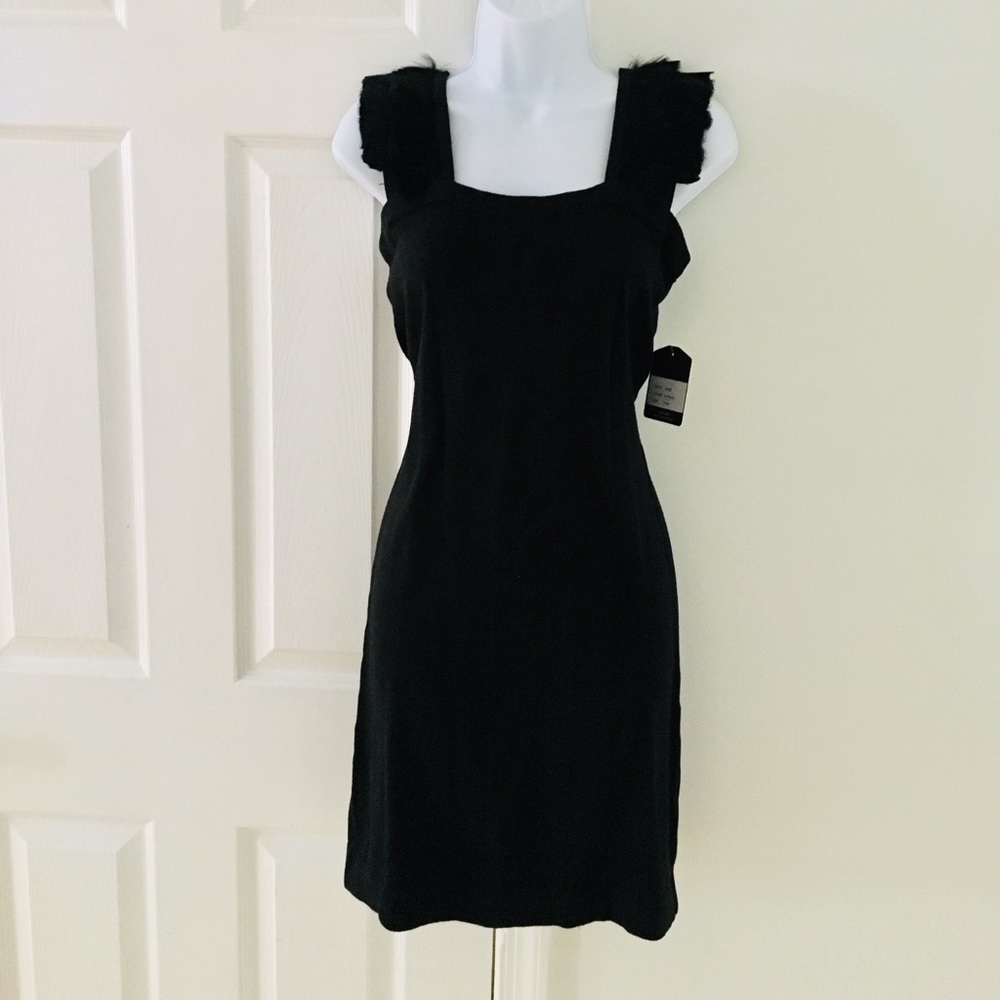 Qi Black Feather Shoulder Tank Dress